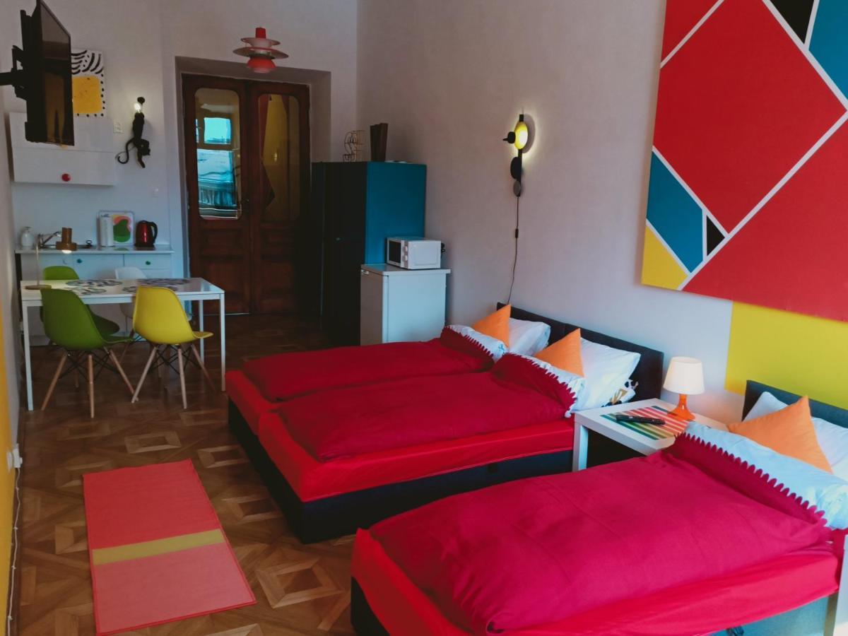 View To The Cracow Basic Apartment Krakow Luaran gambar