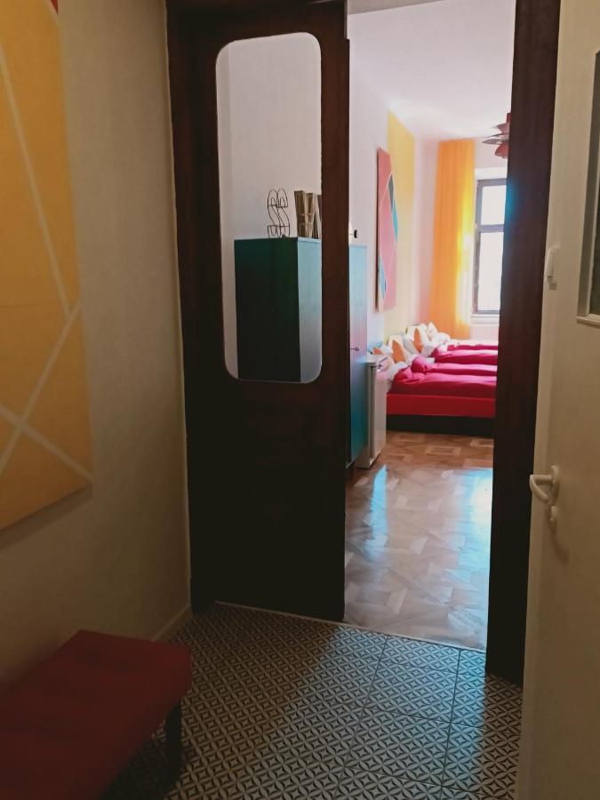 View To The Cracow Basic Apartment Krakow Luaran gambar