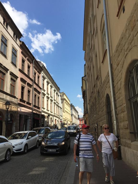 View To The Cracow Basic Apartment Krakow Luaran gambar